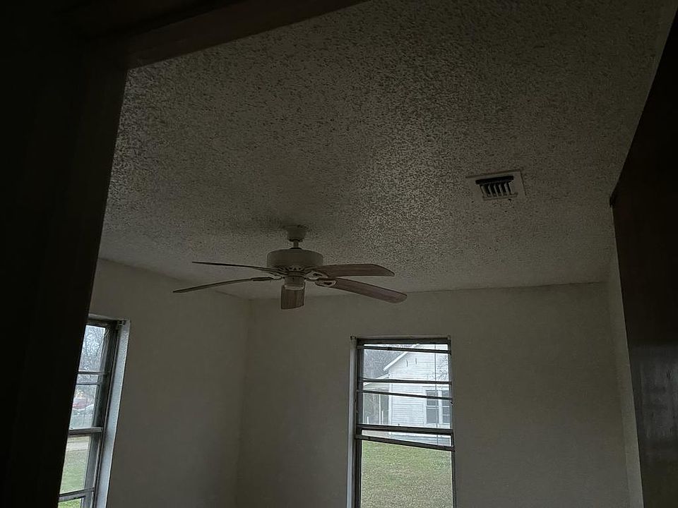 417 E Dallas St, Wolfe City, TX 75496 Zillow