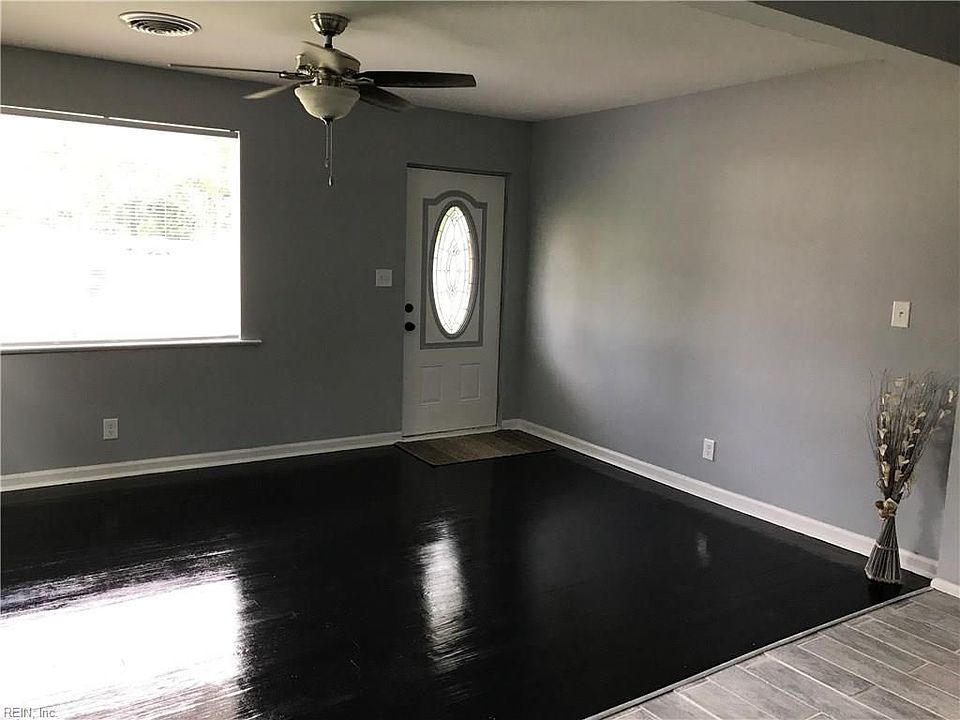 1st image of 2122 Airline Blvd