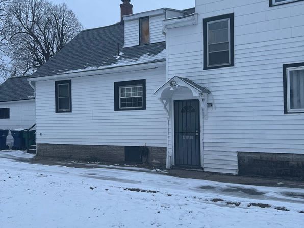 46 Strauss St UNIT 1