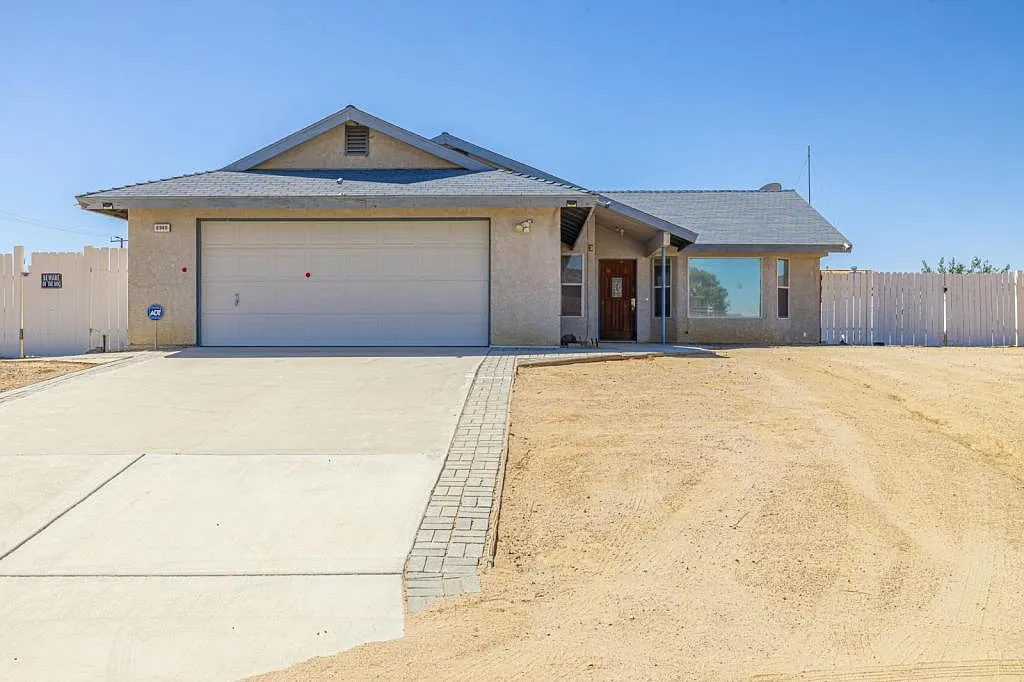 6940 Quezon Ave — Photo 4