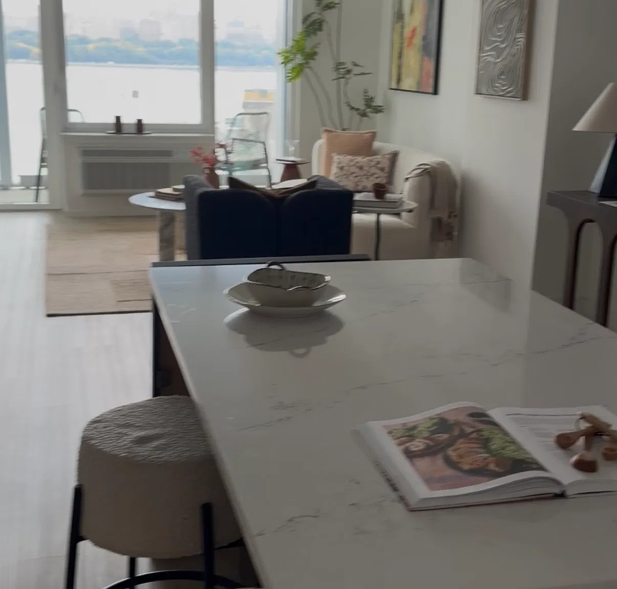 1 bed, 976 sqft, $3,700 — Photo 2