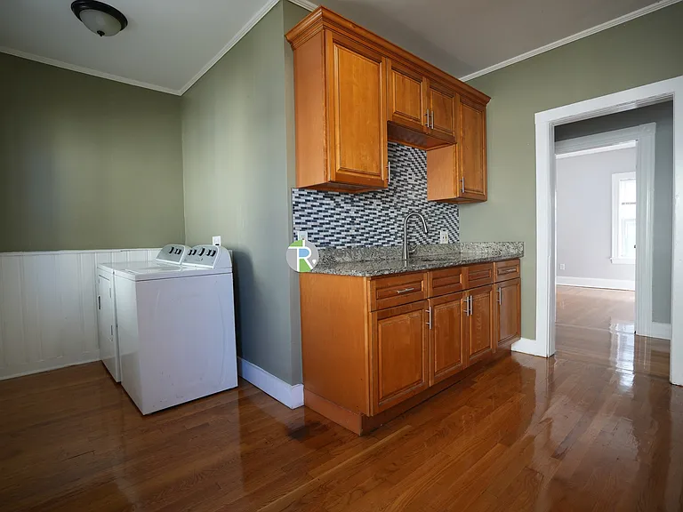 129 Draper St #1 — Photo 10