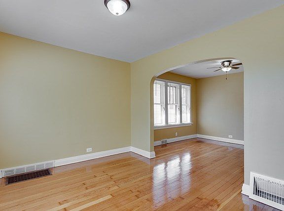 2nd image of 1126 S 22nd Ave