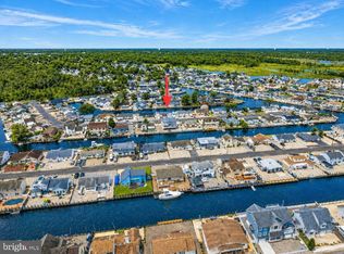 810 Leeward Dr, Forked River, NJ 08731
