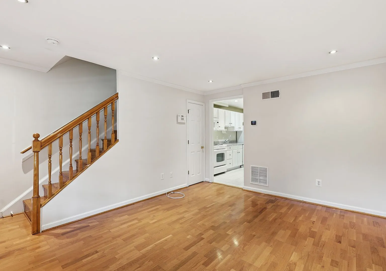 Welcome to 627 N Alfred Street, a beautifully refreshed townhome in the heart of historic Old Tow... — Photo 3