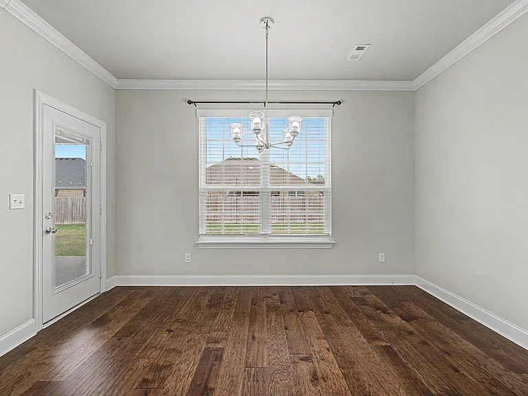431 Linda Ln — Photo 17