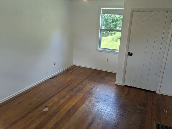 4th image of 3407 Clements Rd