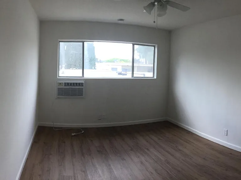 942 N Gardner St #204 — Photo 3