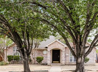 863 Sonora Ln, Grand Prairie, TX 75052