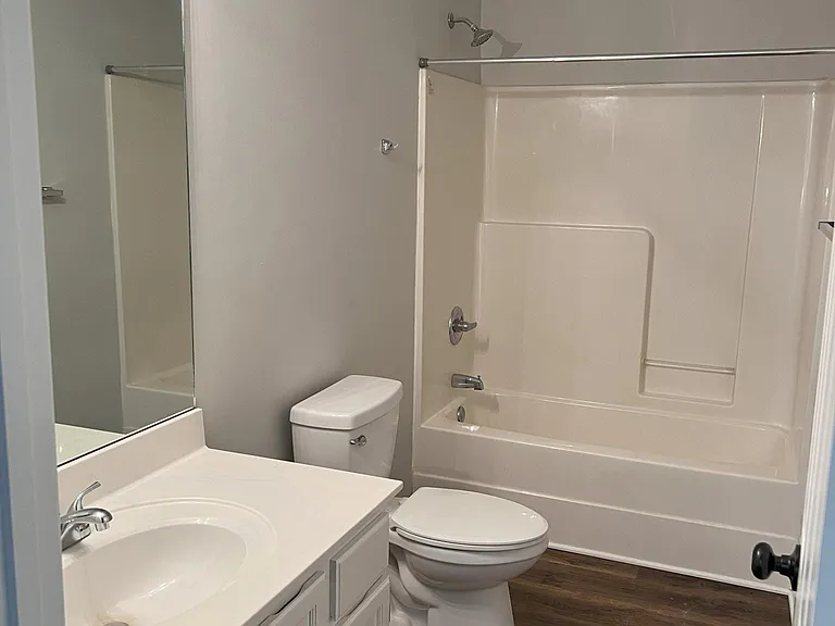 2102 Bennett Ct — Photo 2