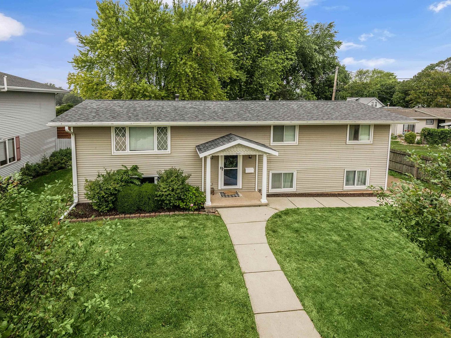 868 W 17th Ave, Oshkosh, WI 54902 Zillow