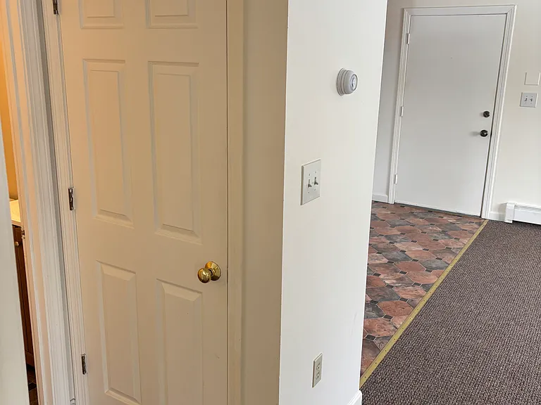 33 Webb Pl #6 — Photo 4