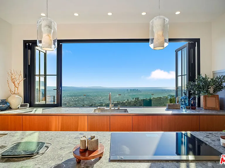 2020 Cyprean Dr — Photo 14