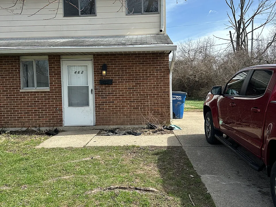 462 Bernard Ct