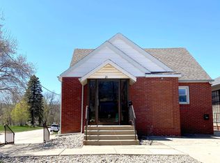 21 S 1st St, Estherville, IA 51334