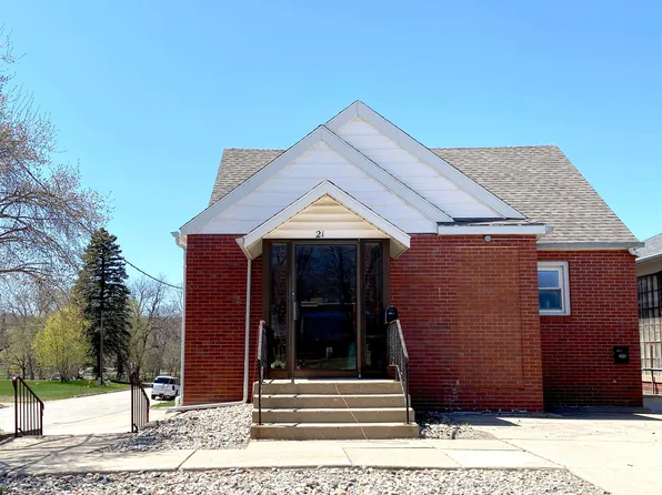 21 S 1st St, Estherville, IA 51334