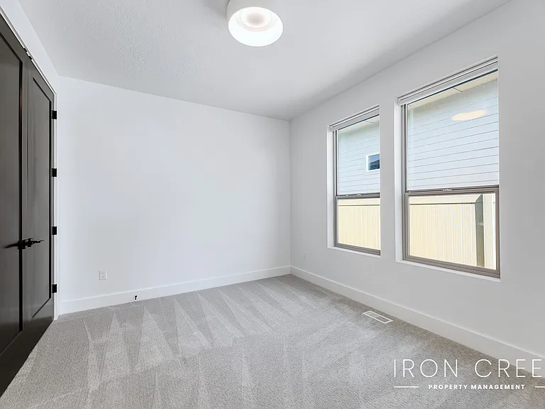 2285 S Aburge Ave — Photo 16