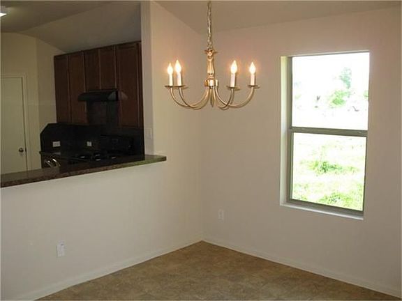 4th image of 8006 W Red Oak Ln