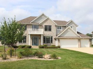 1611 Timber Ct SE, Cedar Rapids, IA 52403