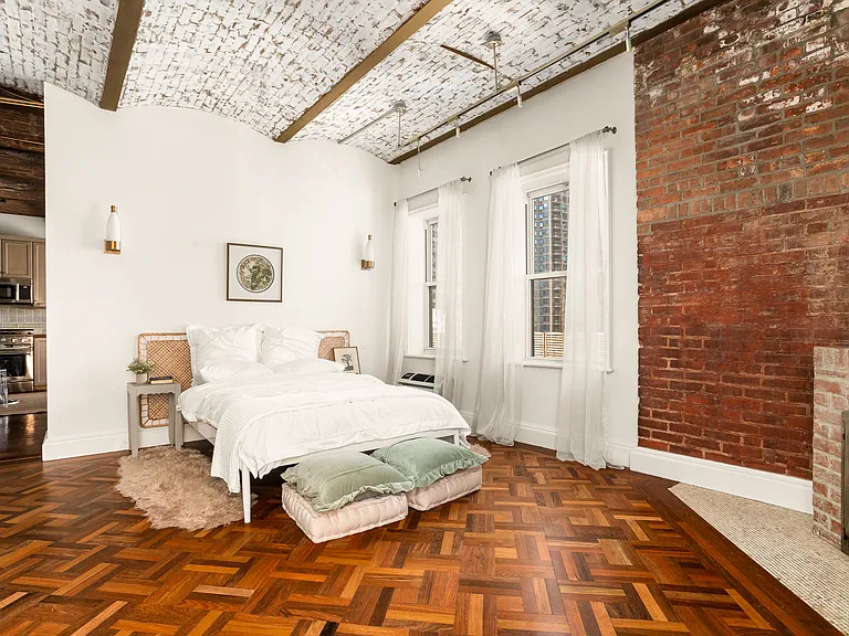 205 W 57th St #11DB — Photo 8