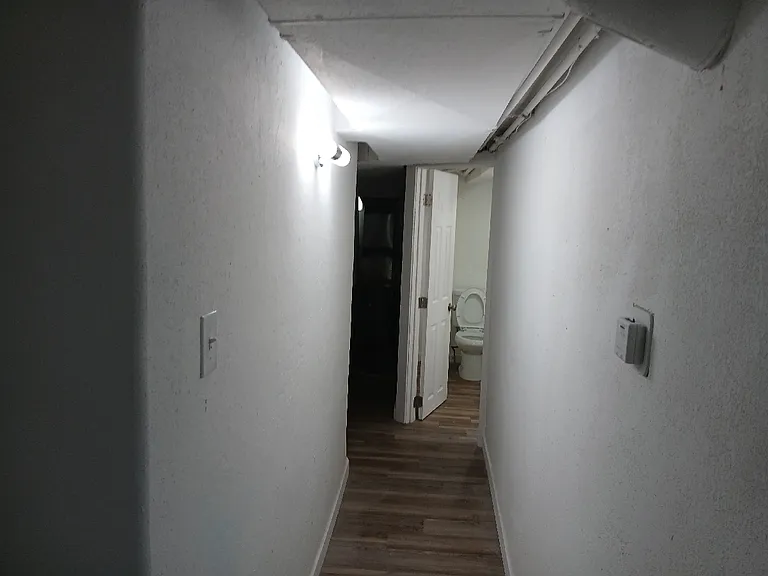 828 6th St #BASEMENT — Photo 4
