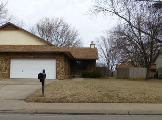 612 N Oak Forest Ln, Derby, KS 67037