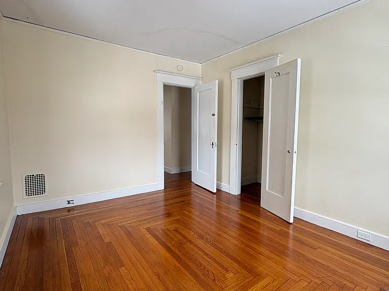 49 Hubinger St — Photo 16