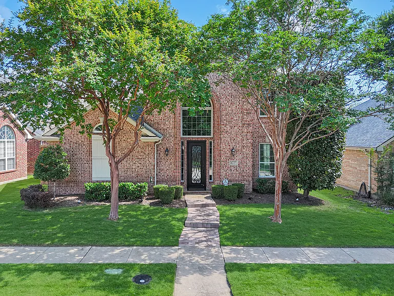 4227 Republic Dr — Photo 1