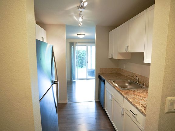 3rd image of 10545 SE 238th St #11