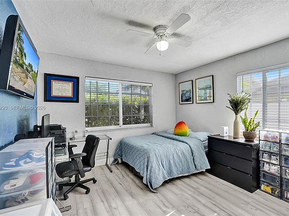 5th image of 2826 Dewey St