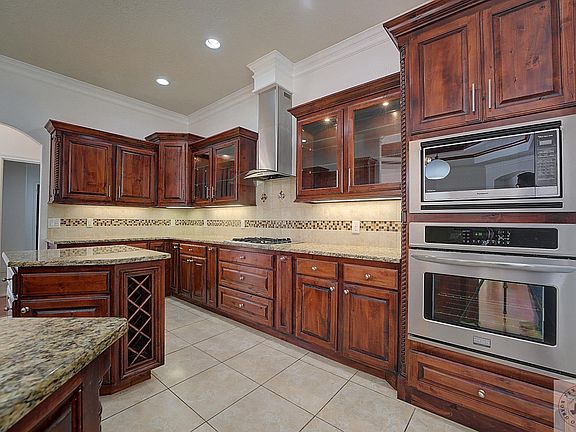 5th image of 3704 Sylvia Dr