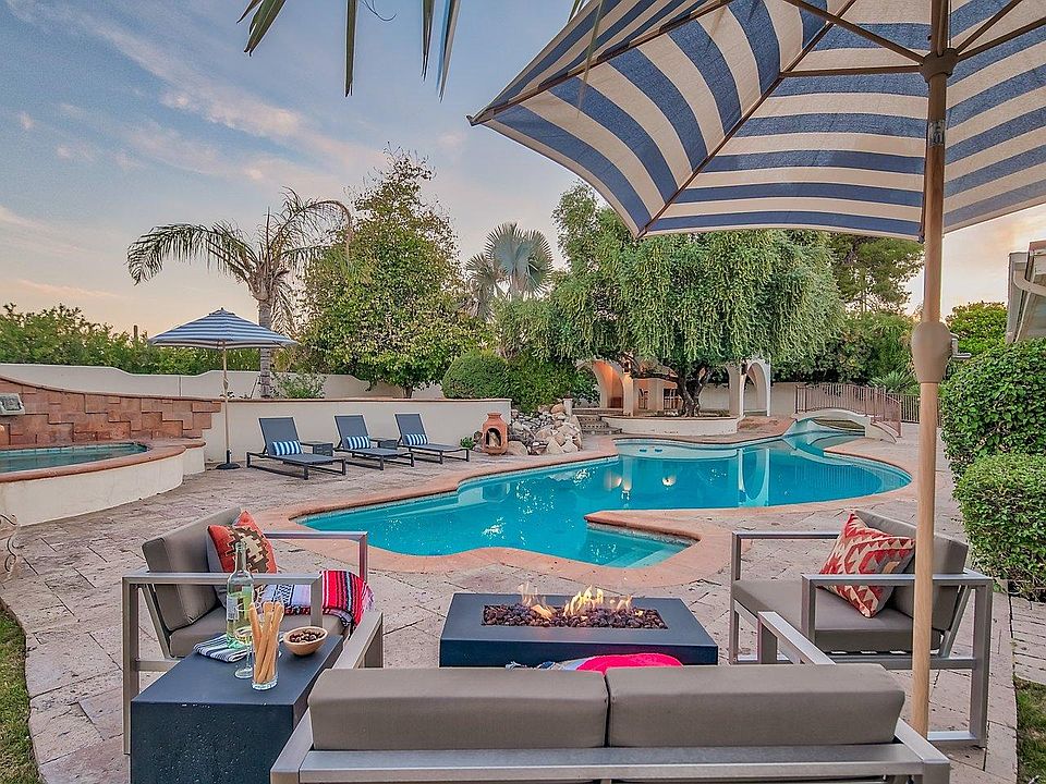 propertyty Fireplace Xtrordinair® 564 TRV 25K Deluxe GSR2 Gas Fireplace