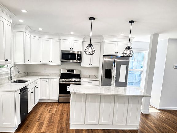 4th image of 22 Infield St