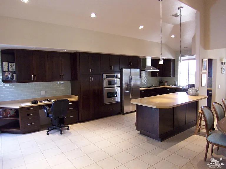 195 Desert Lakes Dr — Photo 9