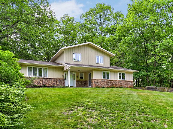 3rd image of 11380 Lakeshore Dr