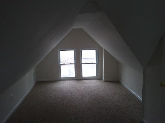 4th image of 142 York Ave #2