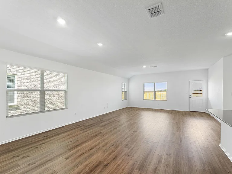 271 Alamito Ave — Photo 4