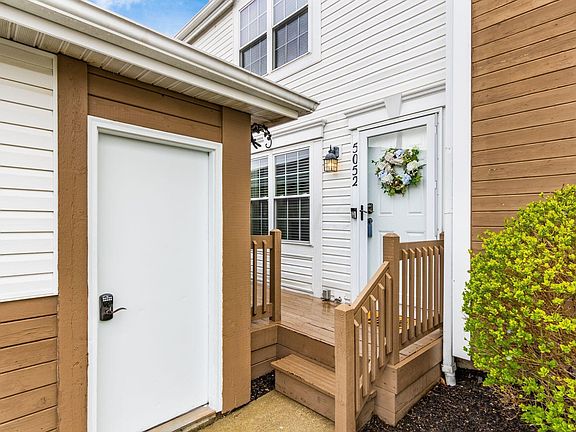 4th image of 5052 Stoneybrook Blvd #4D