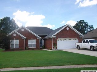1901 Red Sunset Dr, Decatur, AL 35603