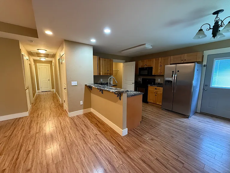 1403 Louise St NE — Photo 4
