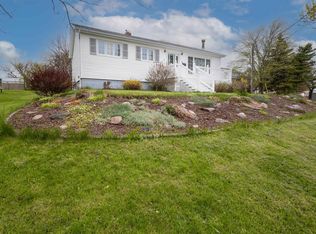 11 Maclean St, Cape Breton, NS B1V 1E1