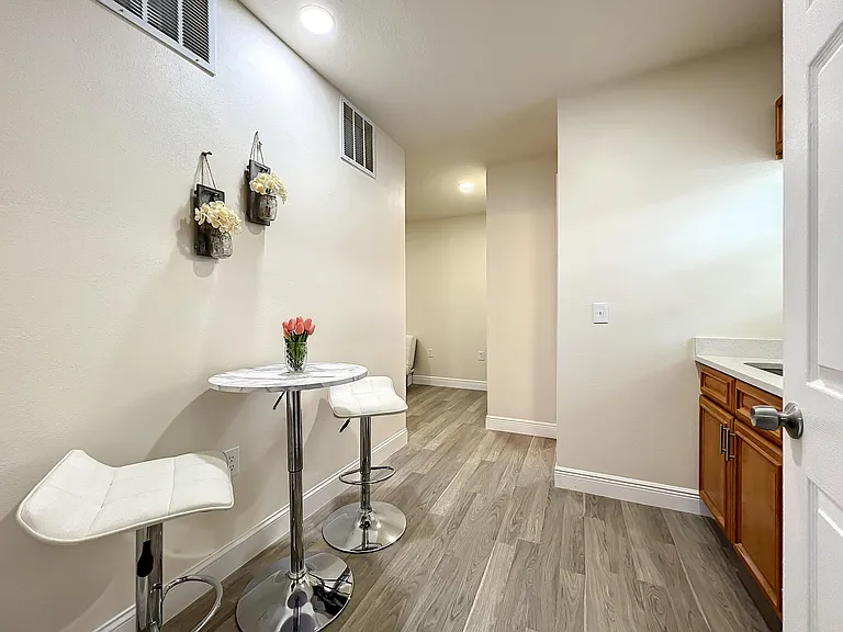 Park Manor Dr — Photo 7