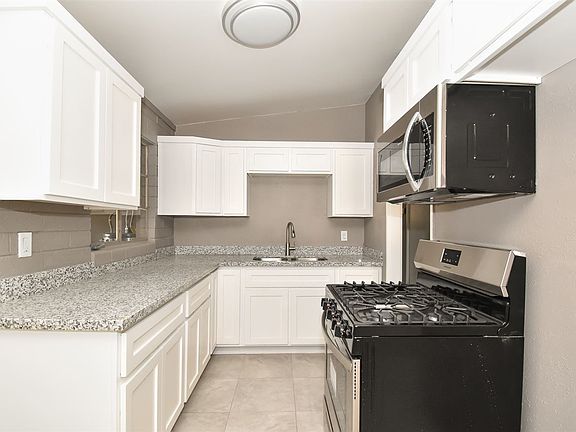 4th image of 2604 S Las Palmas Vista Ave