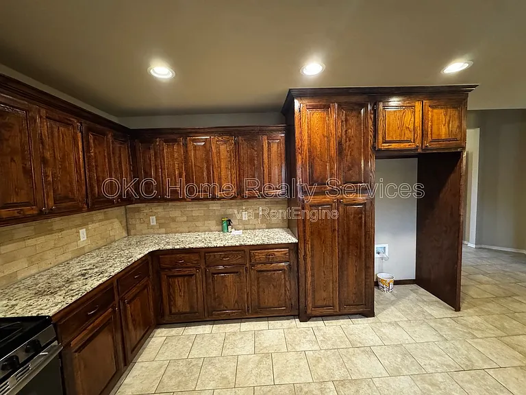 8020 Kaden Rd — Photo 25