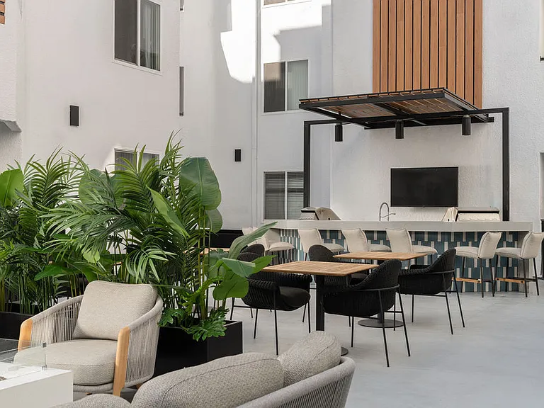 Veda Luxury Apartments — Photo 19