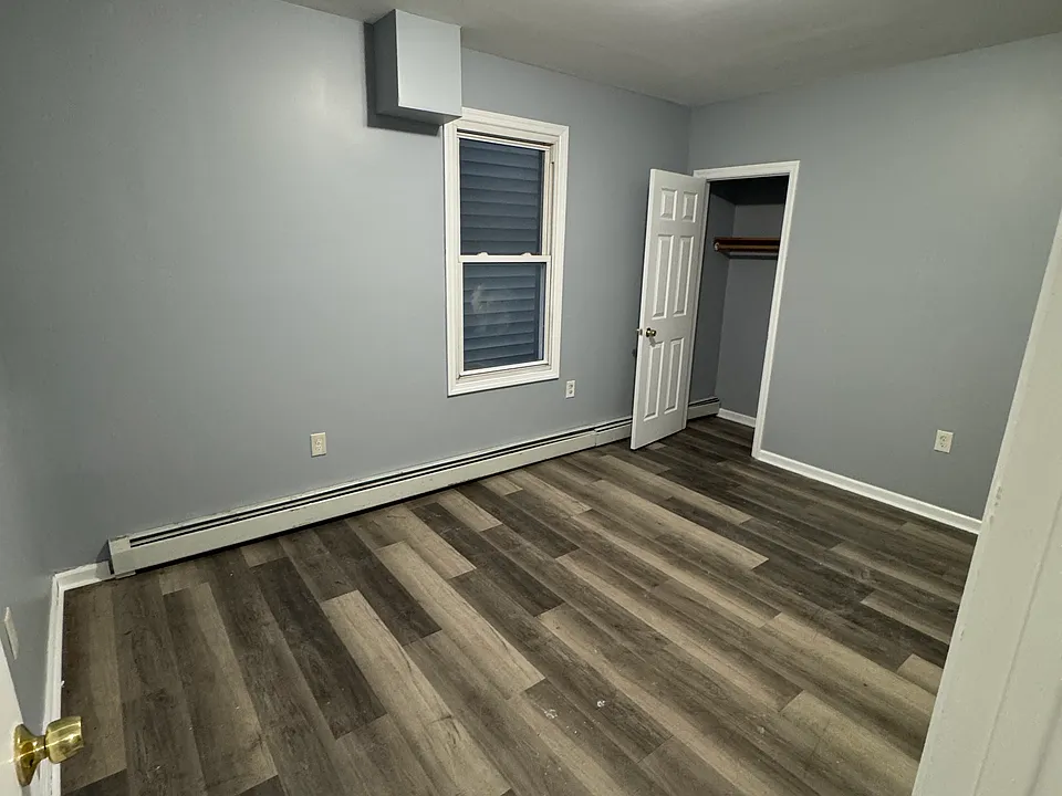 103 Lyon St #2