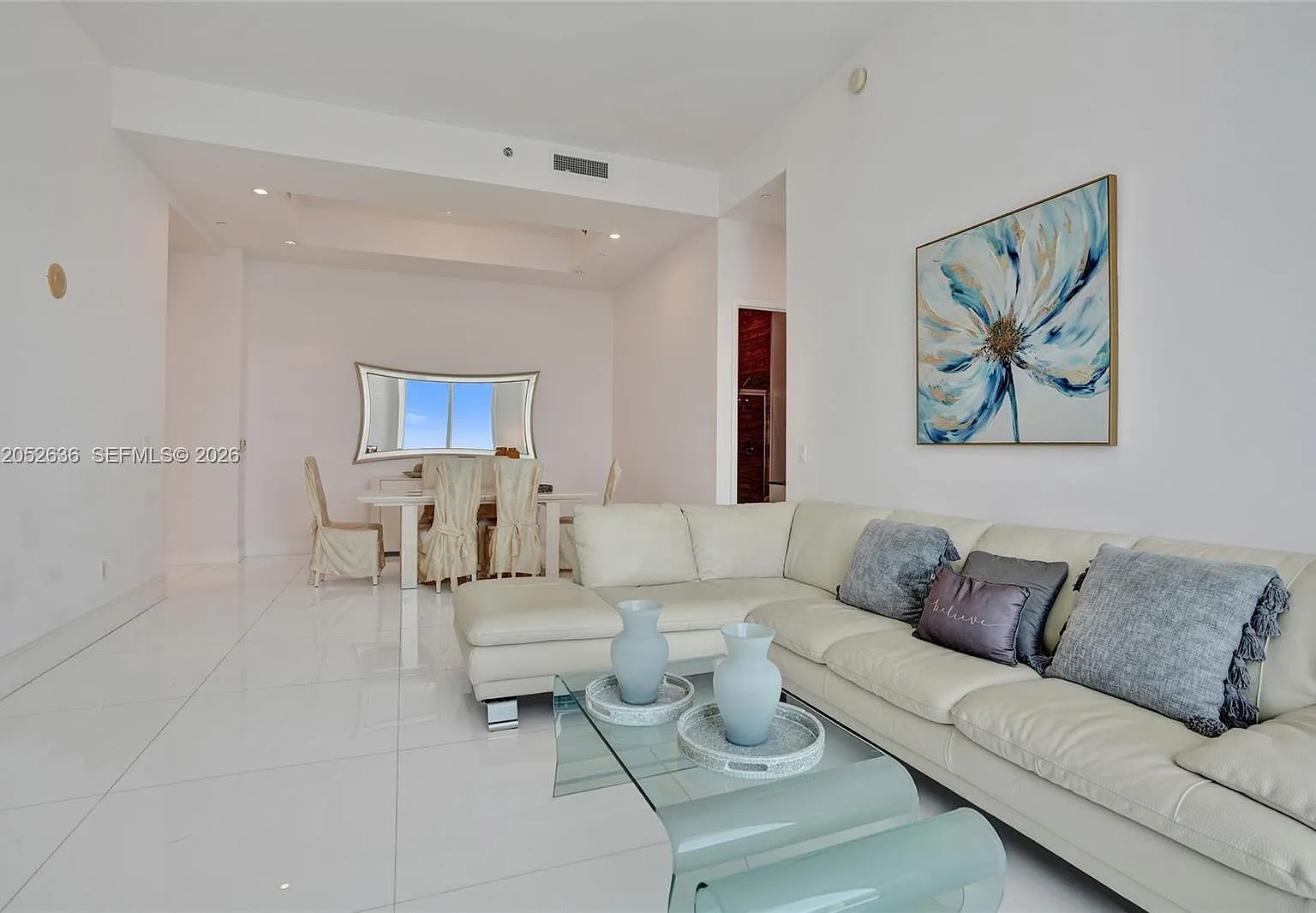Tdr Tower I Condo — Photo 3
