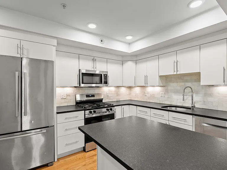 157 Hancock St #2 — Photo 1