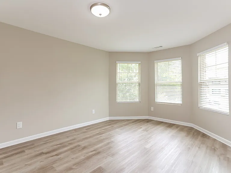 1194 Kilrush Dr SE — Photo 18