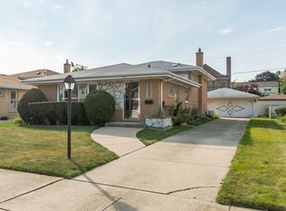 8841 Congress Park Ave, Brookfield, IL 60513